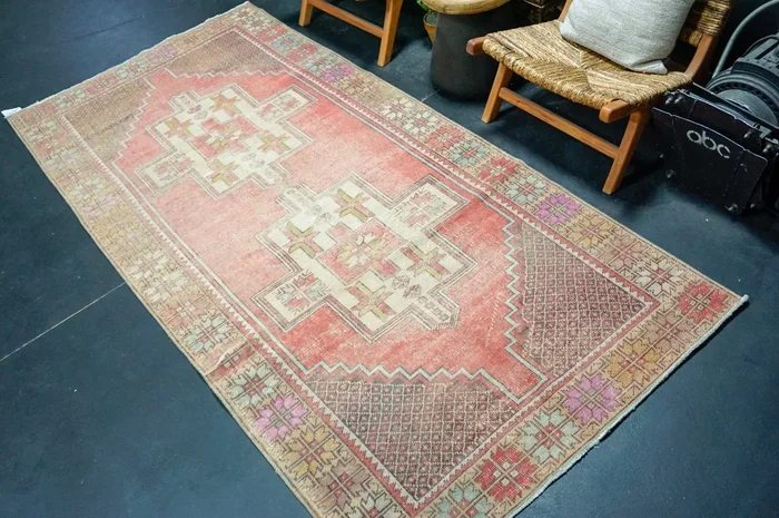 4’5 x 9’6 Vintage Oushak Rug Muted Red, Gray + Brown ‘4384