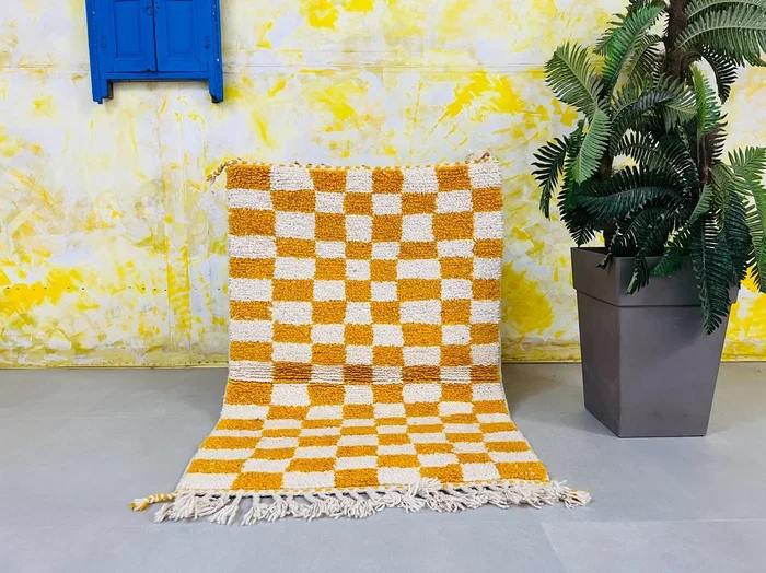 Golden Checkerboard Rug 3×9 ft – G5381