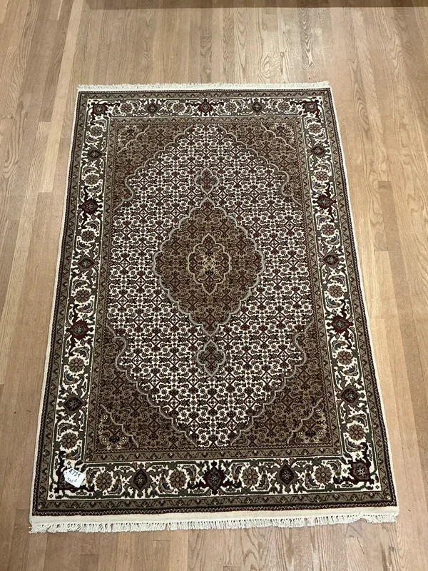 Indian Mahi [Wool + Sillk] – 4’0” X 6’2”