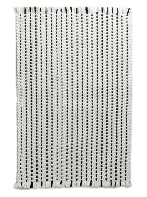 Novato White Black