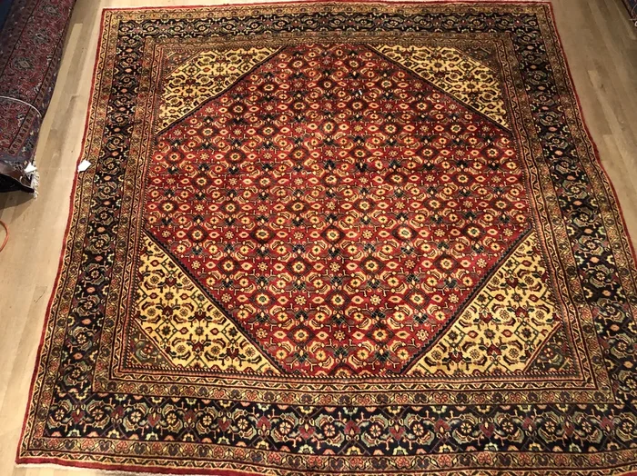 Old Persian Sarouk – Square 9′ x 10′