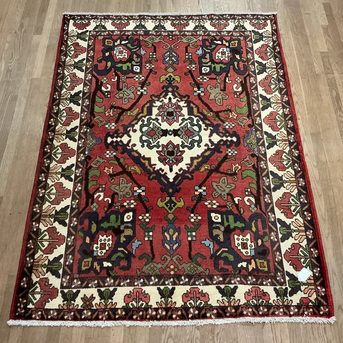 Persian Baktiari – 4’11” X 6’8”