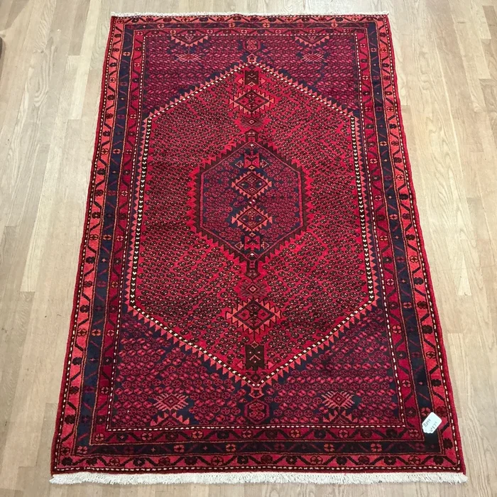 Persian Hamadan – 4’6” X 7’0”
